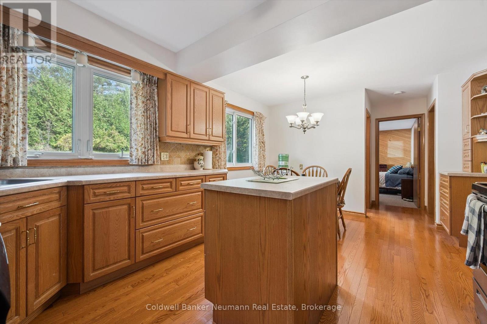 10 Carmine Place, Guelph (Victoria North), Ontario  N1E 3V1 - Photo 18 - X12471082