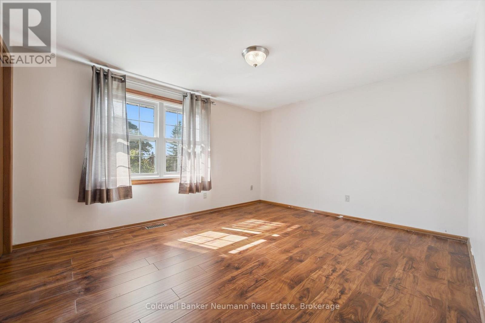10 Carmine Place, Guelph (Victoria North), Ontario  N1E 3V1 - Photo 27 - X12471082