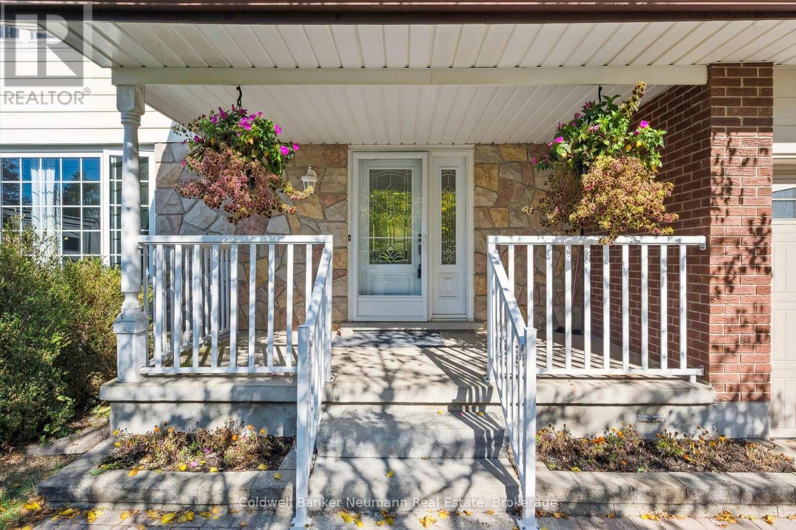 10 Carmine Place, Guelph (Victoria North), Ontario  N1E 3V1 - Photo 4 - X12471082