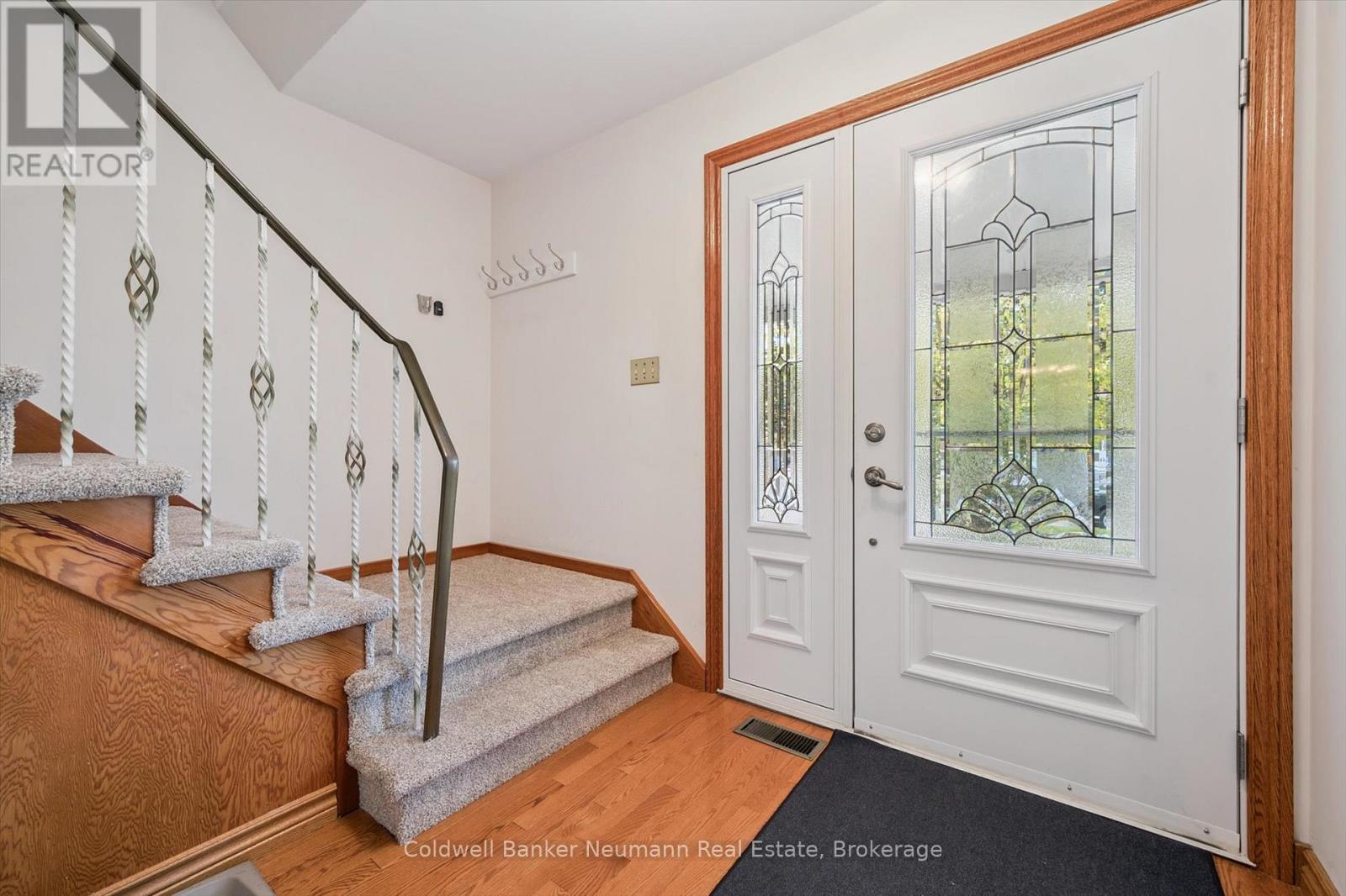 10 Carmine Place, Guelph (Victoria North), Ontario  N1E 3V1 - Photo 6 - X12471082