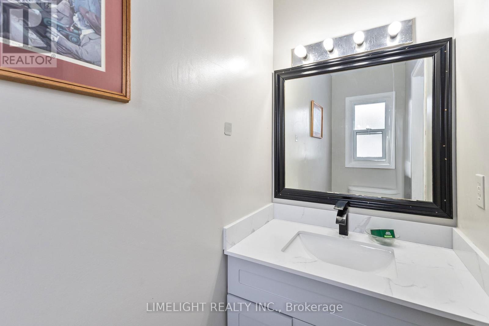 18 - 669 Osgoode Drive, London South, Ontario  N6E 2C7 - Photo 15 - X12471080