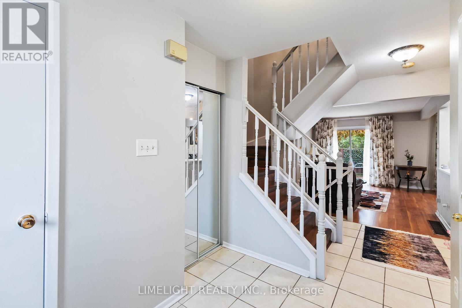 18 - 669 Osgoode Drive, London South, Ontario  N6E 2C7 - Photo 4 - X12471080
