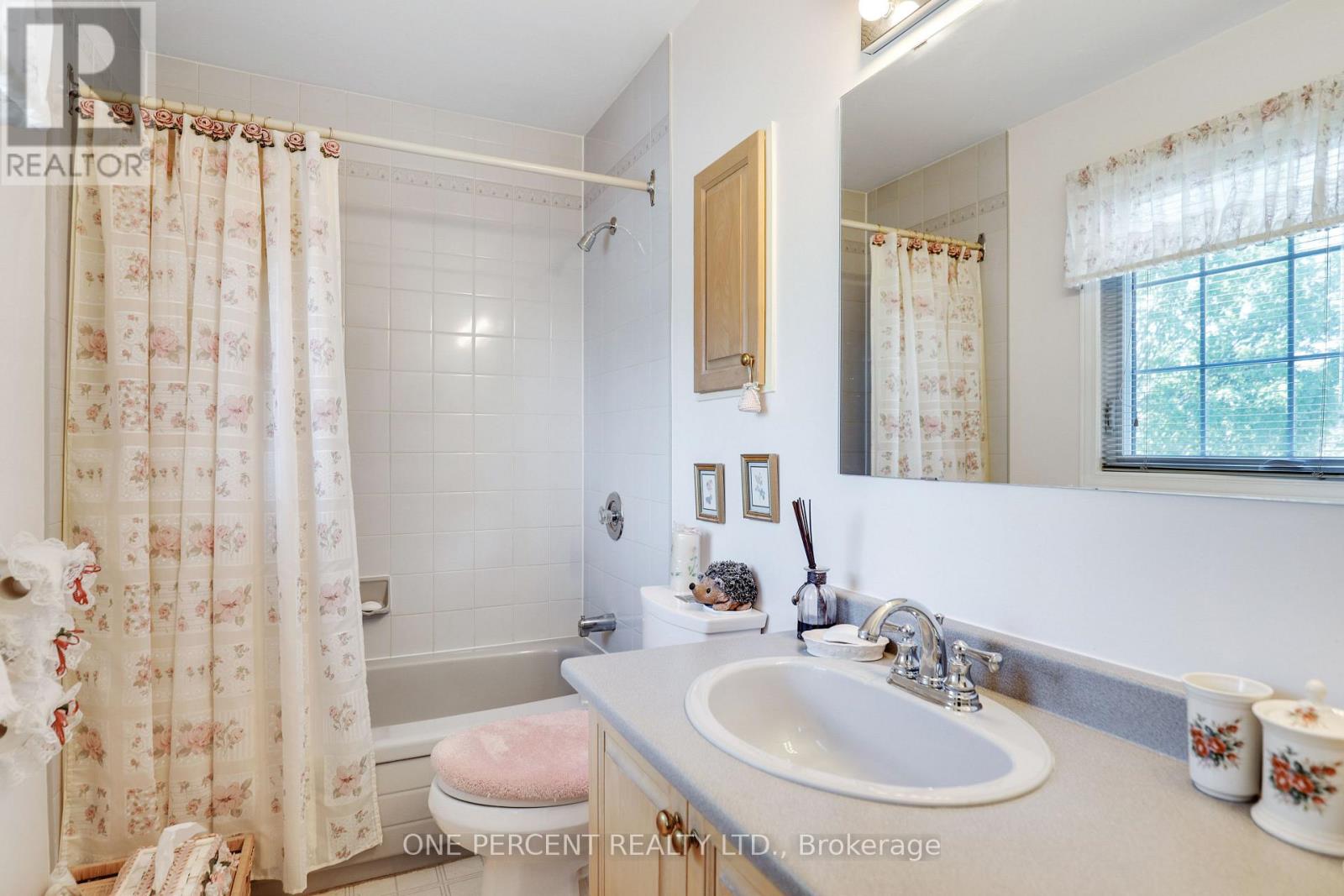 127 Bridlewood Drive, Ottawa, Ontario  K2M 2G6 - Photo 20 - X12471078