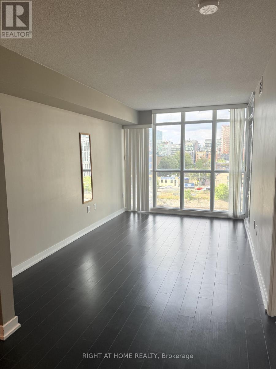 740 - 15 Iceboat Terrace, Toronto, Ontario  M5V 4A5 - Photo 3 - C12471048