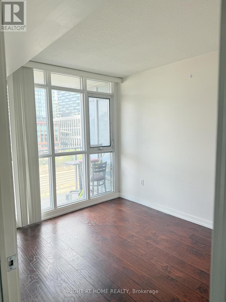740 - 15 Iceboat Terrace, Toronto, Ontario  M5V 4A5 - Photo 6 - C12471048