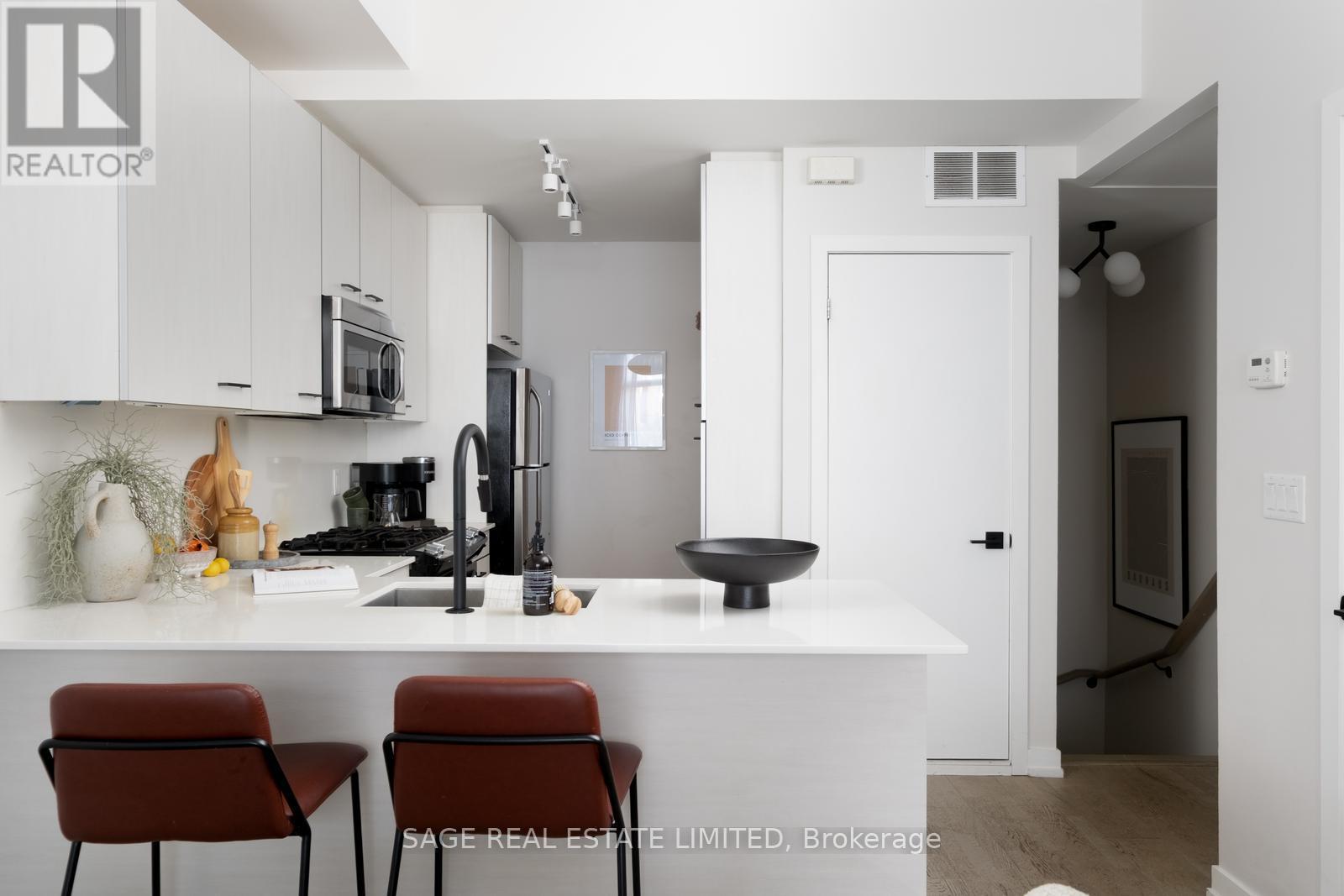 8 - 1321 Gerrard Street E, Toronto, Ontario  M4L 1Y8 - Photo 12 - E12471054