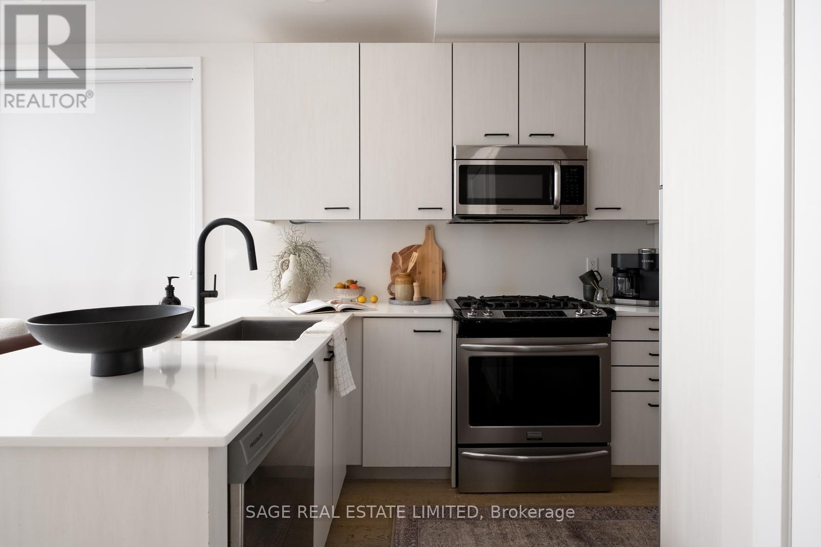 8 - 1321 Gerrard Street E, Toronto, Ontario  M4L 1Y8 - Photo 13 - E12471054