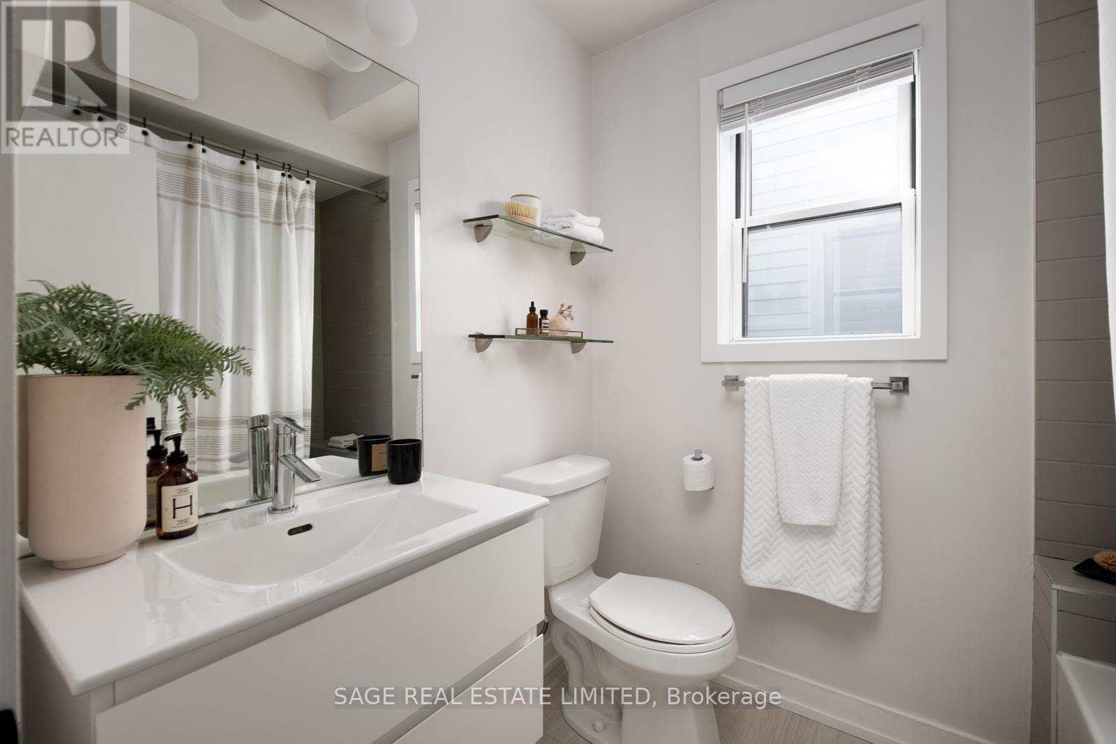 8 - 1321 Gerrard Street E, Toronto, Ontario  M4L 1Y8 - Photo 28 - E12471054