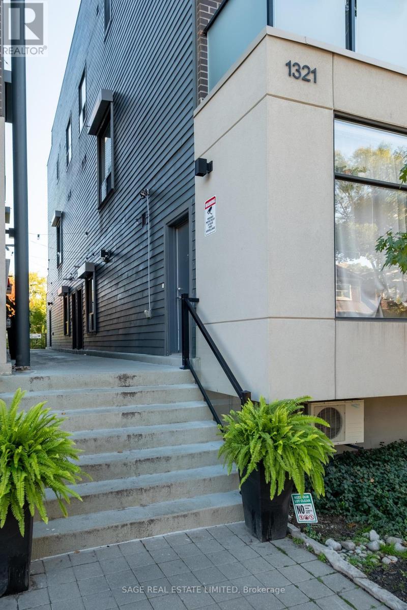 8 - 1321 Gerrard Street E, Toronto, Ontario  M4L 1Y8 - Photo 36 - E12471054