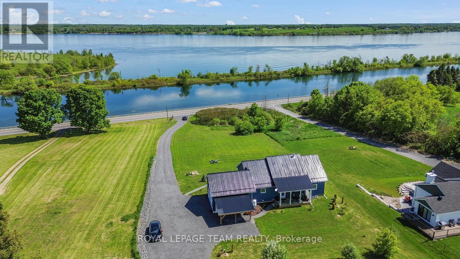 10249 County 2 Road E, South Dundas, Ontario  K0E 1K0 - Photo 4 - X12183572