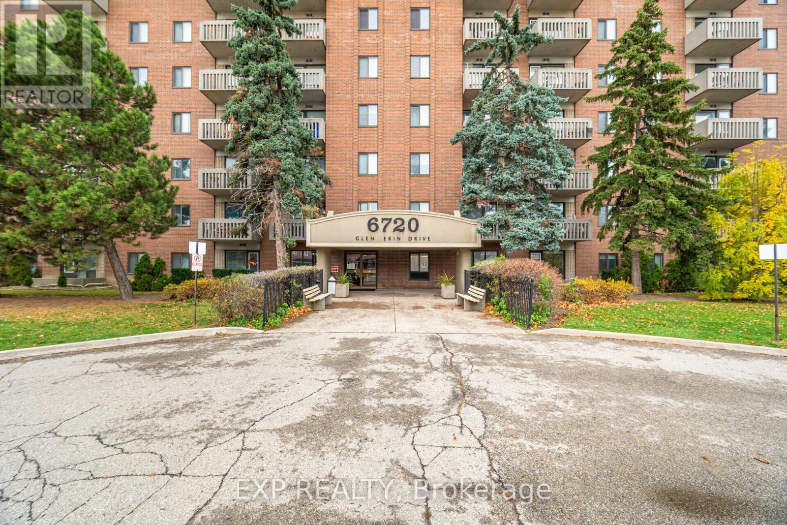 512 - 6720 Glen Erin Drive, Mississauga, Ontario  L5N 3K8 - Photo 2 - W12471053