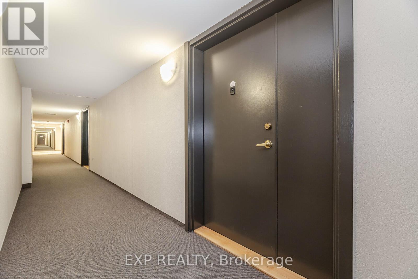 512 - 6720 Glen Erin Drive, Mississauga, Ontario  L5N 3K8 - Photo 4 - W12471053