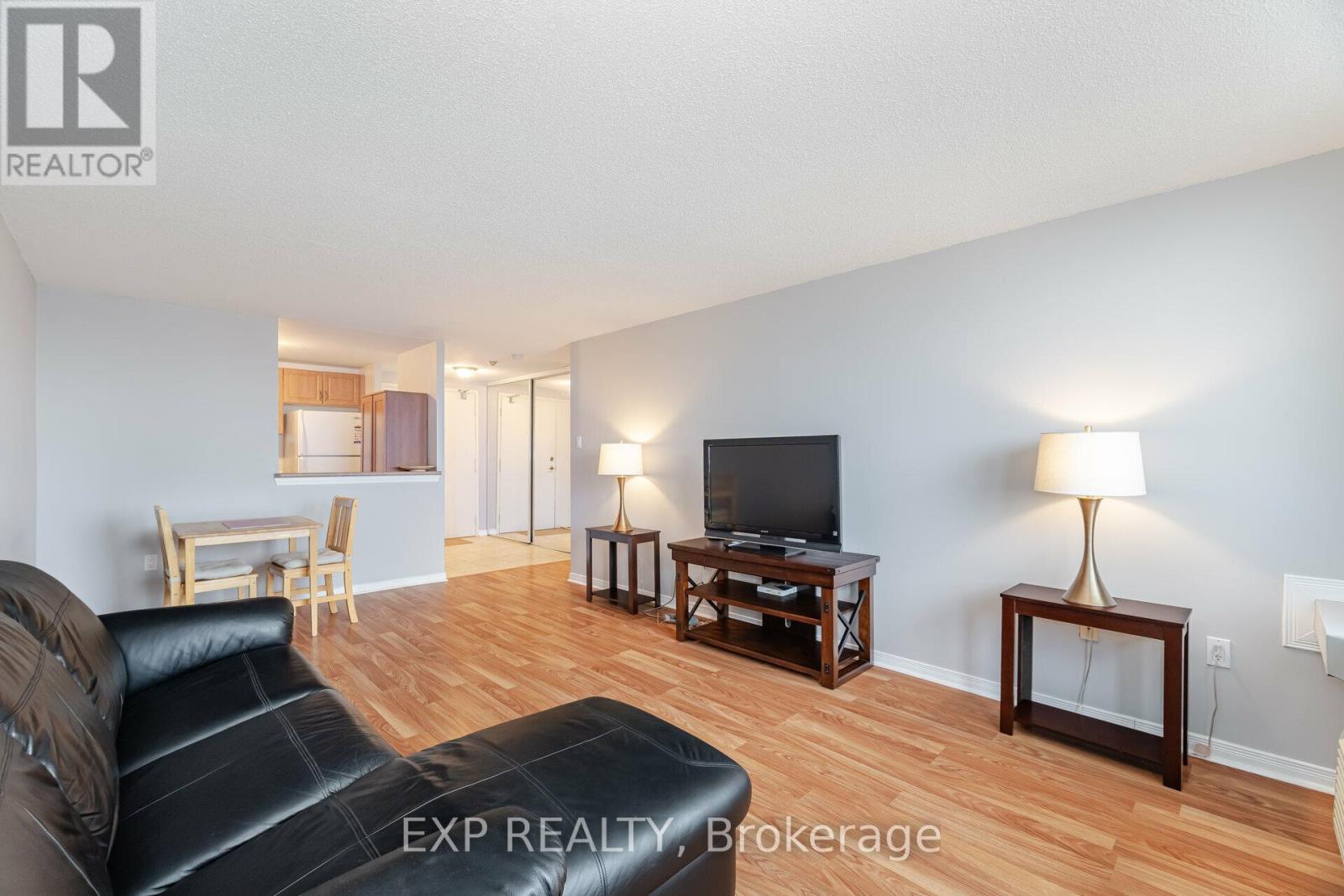 512 - 6720 Glen Erin Drive, Mississauga, Ontario  L5N 3K8 - Photo 7 - W12471053