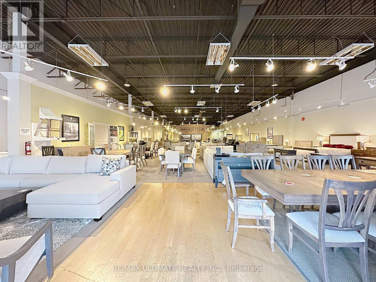 2 - 1655 Dundas Street E, Mississauga, Ontario  L4X 1L5 - Photo 3 - W12471057