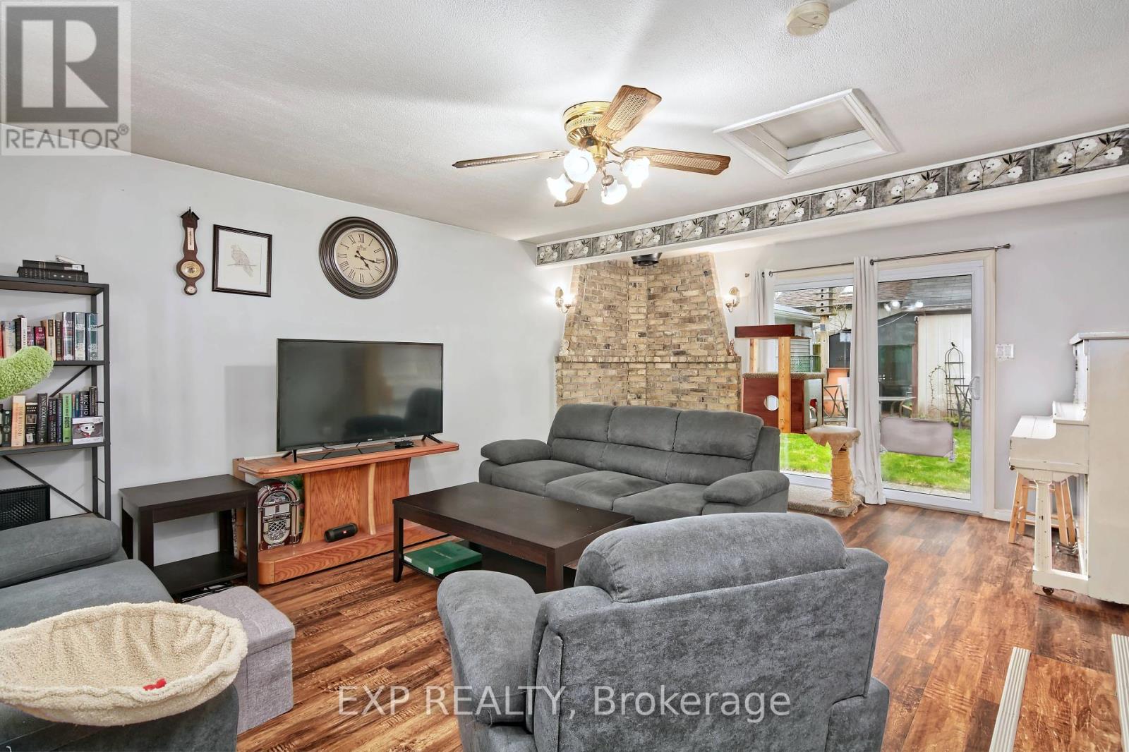 Photo 18 of 29 for 59 St George Street