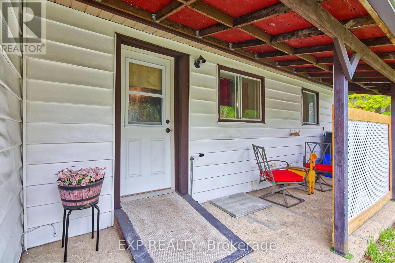 Photo 4 of 29 for 59 St George Street