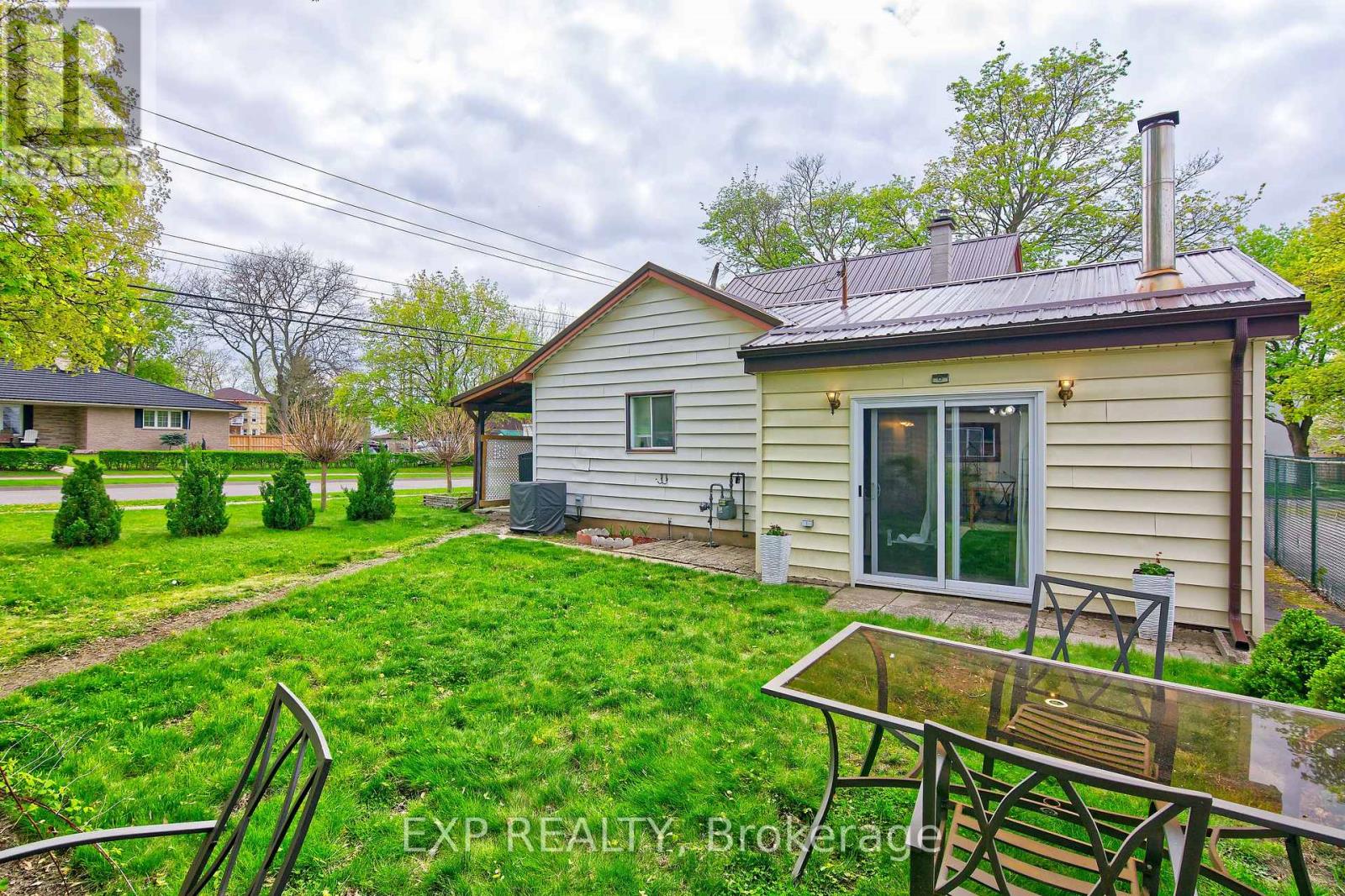 Photo 5 of 29 for 59 St George Street