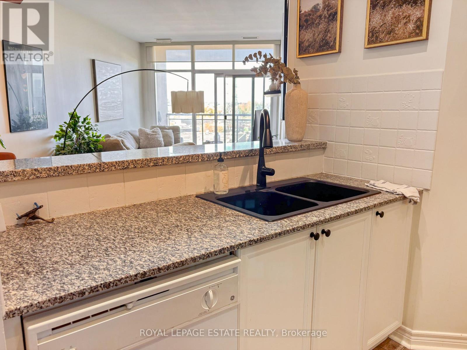 508 - 1 Leaside Park Drive, Toronto, Ontario  M4H 1R1 - Photo 13 - C12471066