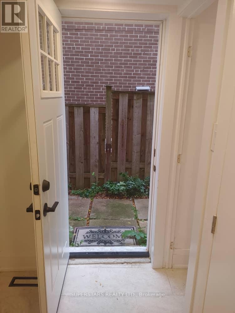 55 Rockford Road, Toronto, Ontario  M2R 3A6 - Photo 10 - C12471081