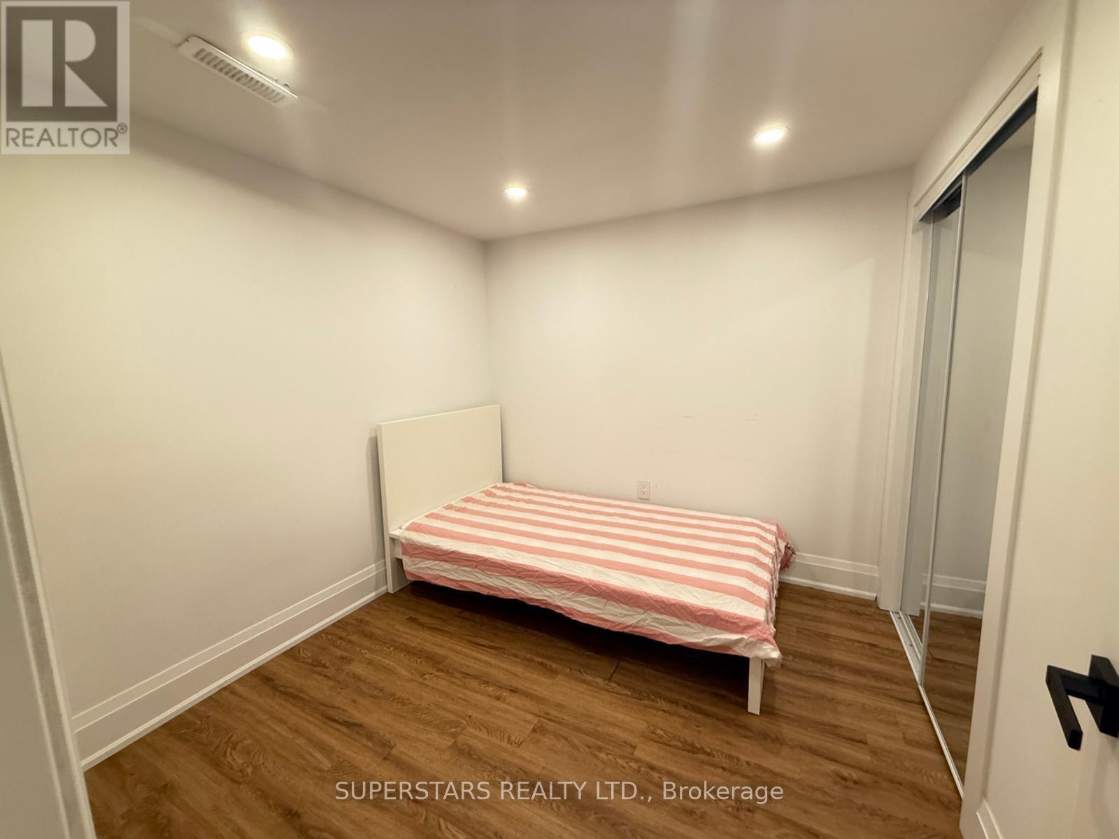 55 Rockford Road, Toronto, Ontario  M2R 3A6 - Photo 4 - C12471081