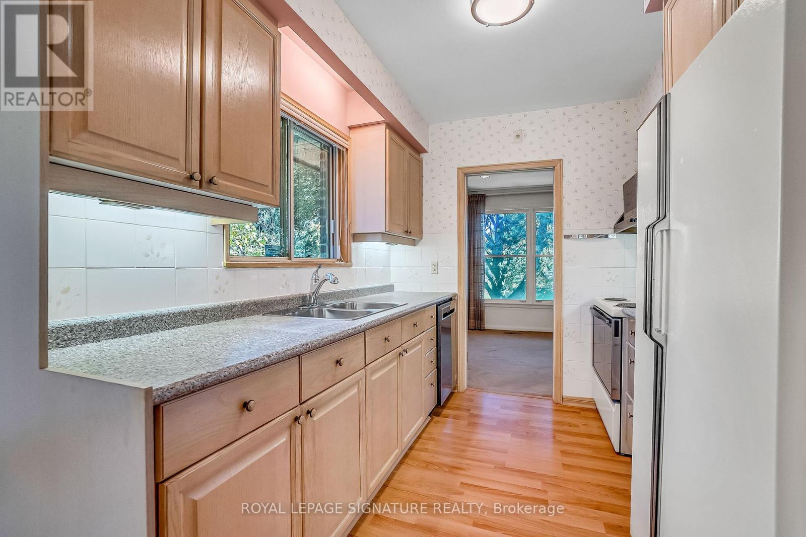24 Hockley Place, Toronto, Ontario  M3A 2S4 - Photo 10 - C12471087
