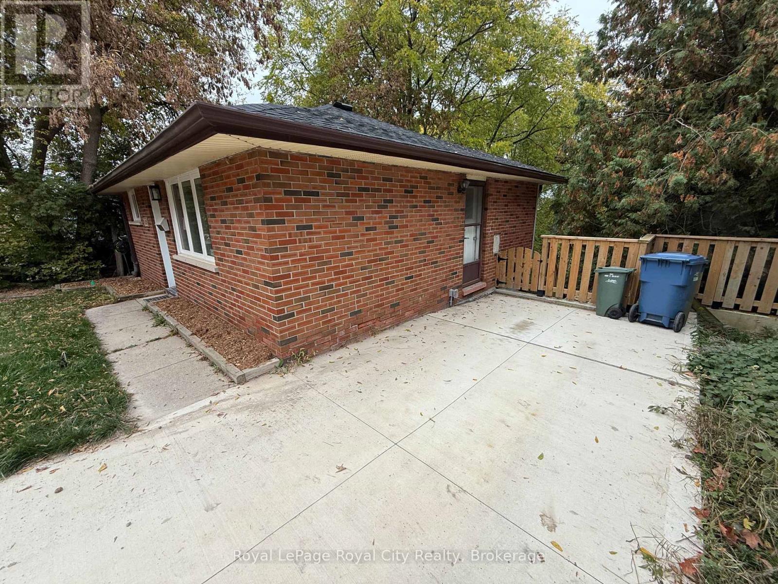 Main - 125 Grove Street, Guelph, Ontario  N1E 2W8 - Photo 3 - X12471095