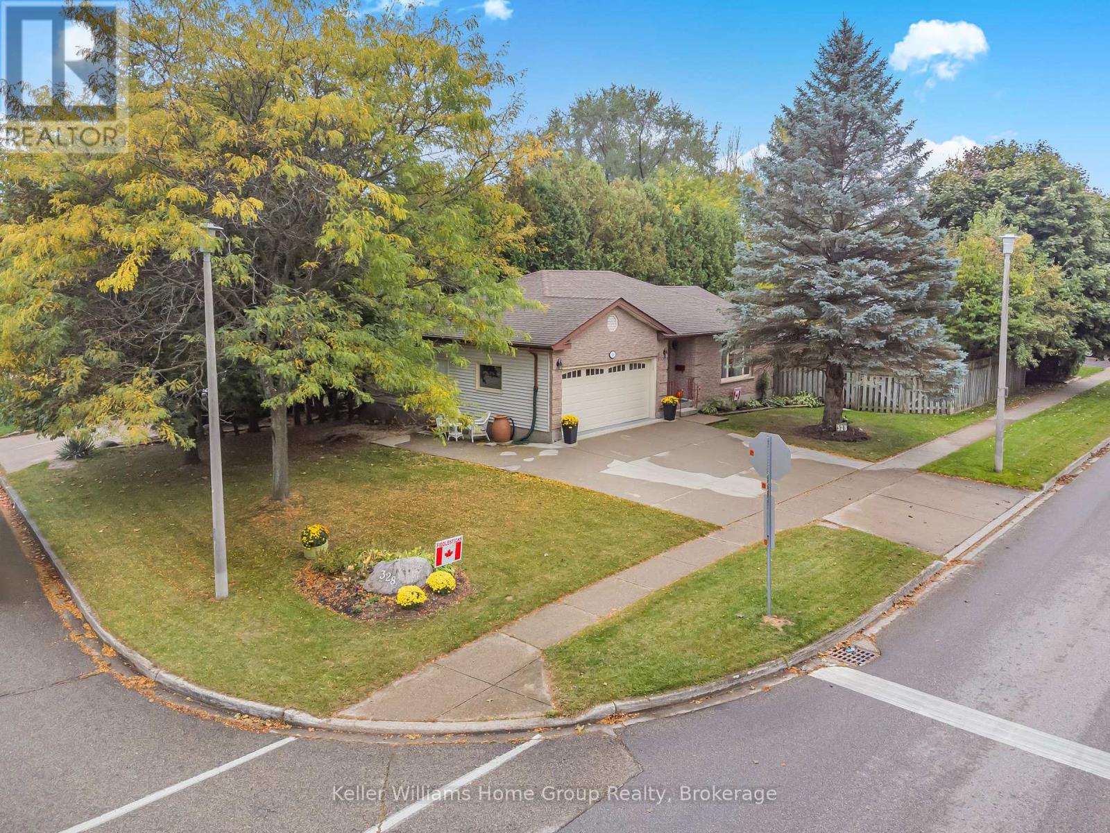328 Burnett Avenue, Cambridge, Ontario  N1T 1G6 - Photo 2 - X12471108