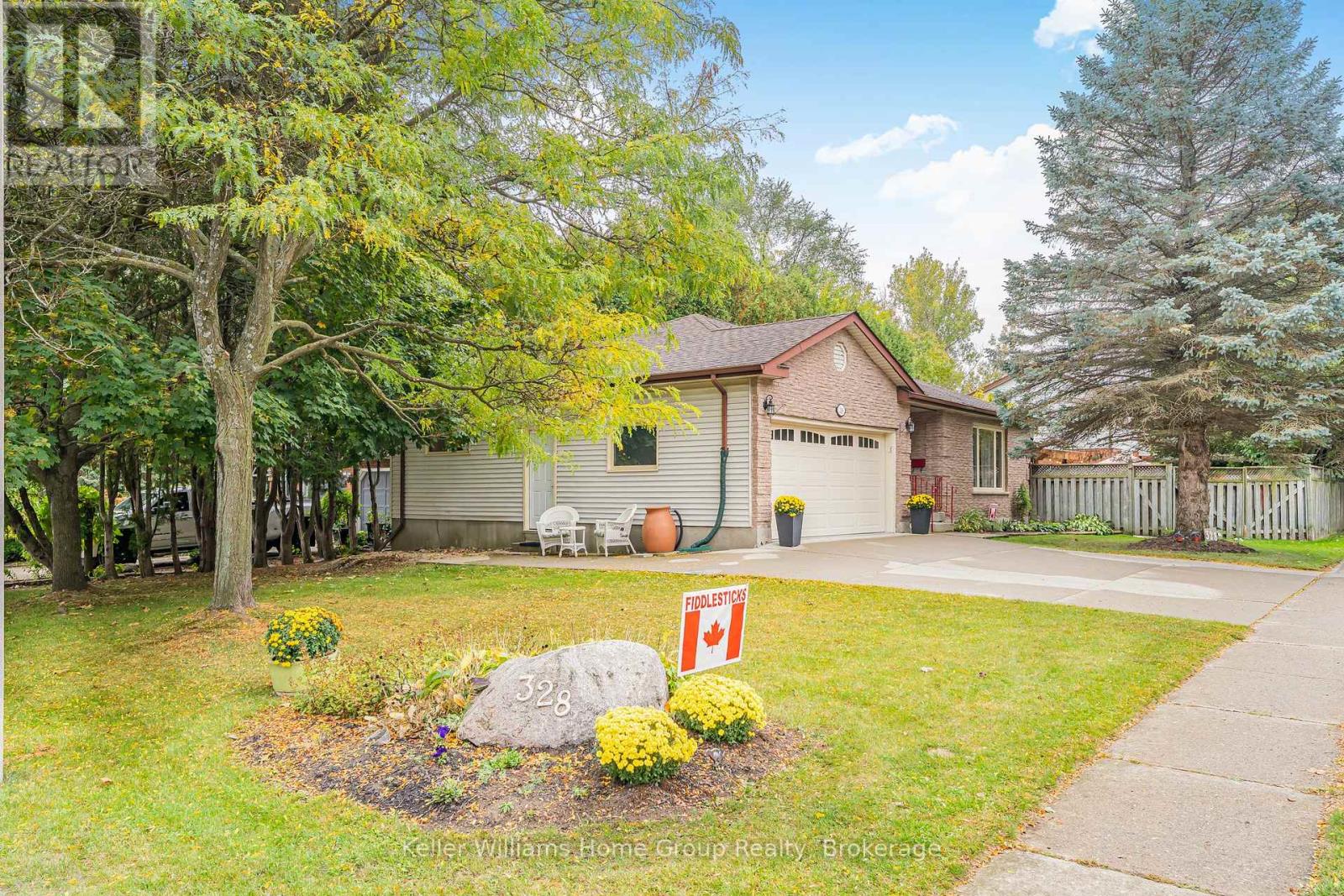 328 Burnett Avenue, Cambridge, Ontario  N1T 1G6 - Photo 3 - X12471108