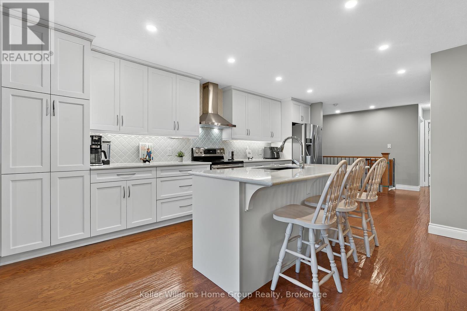 328 Burnett Avenue, Cambridge, Ontario  N1T 1G6 - Photo 9 - X12471108