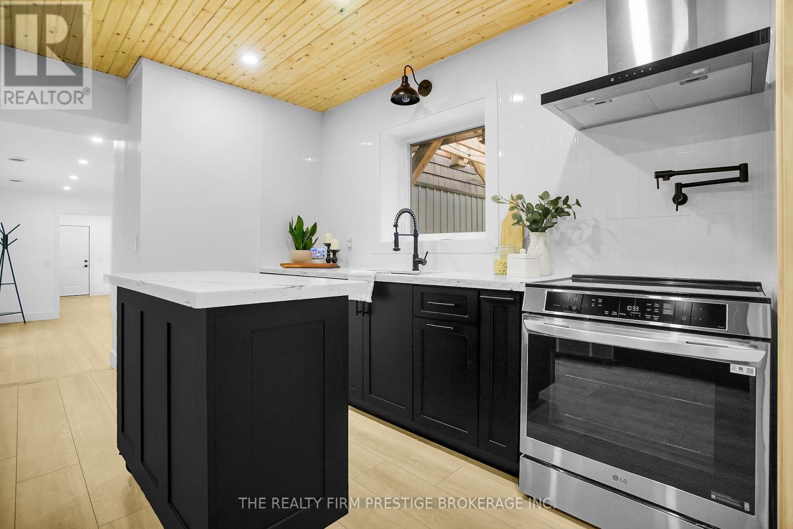 23473 Wonderland Road N, Middlesex Centre, Ontario  N0M 1P0 - Photo 19 - X12471099