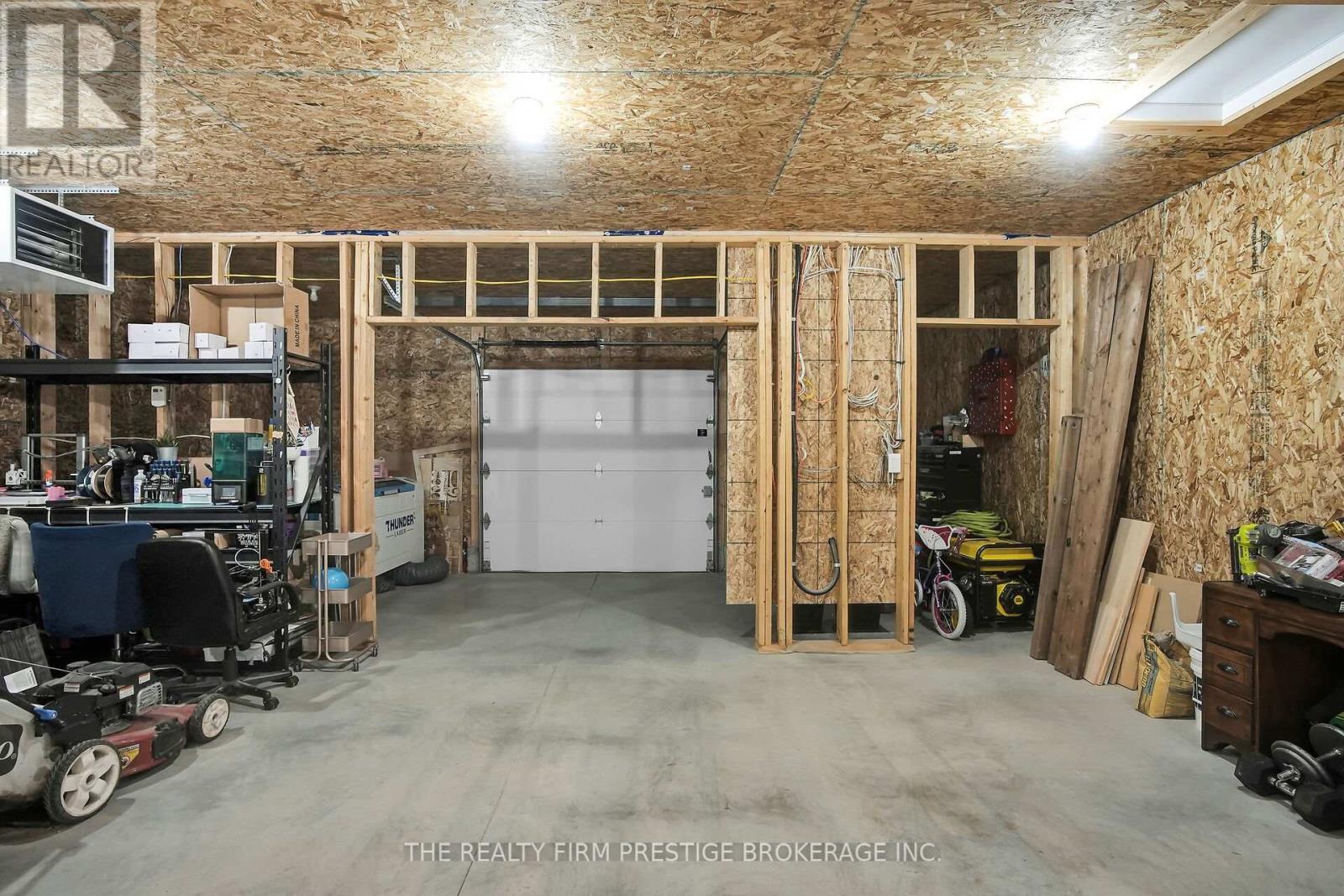 23473 Wonderland Road N, Middlesex Centre, Ontario  N0M 1P0 - Photo 42 - X12471099