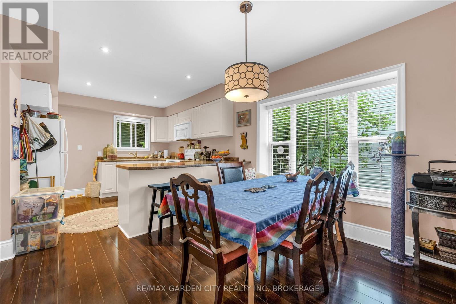 16 Ida Street, St. Catharines, Ontario  L2R 3X4 - Photo 5 - X12410321
