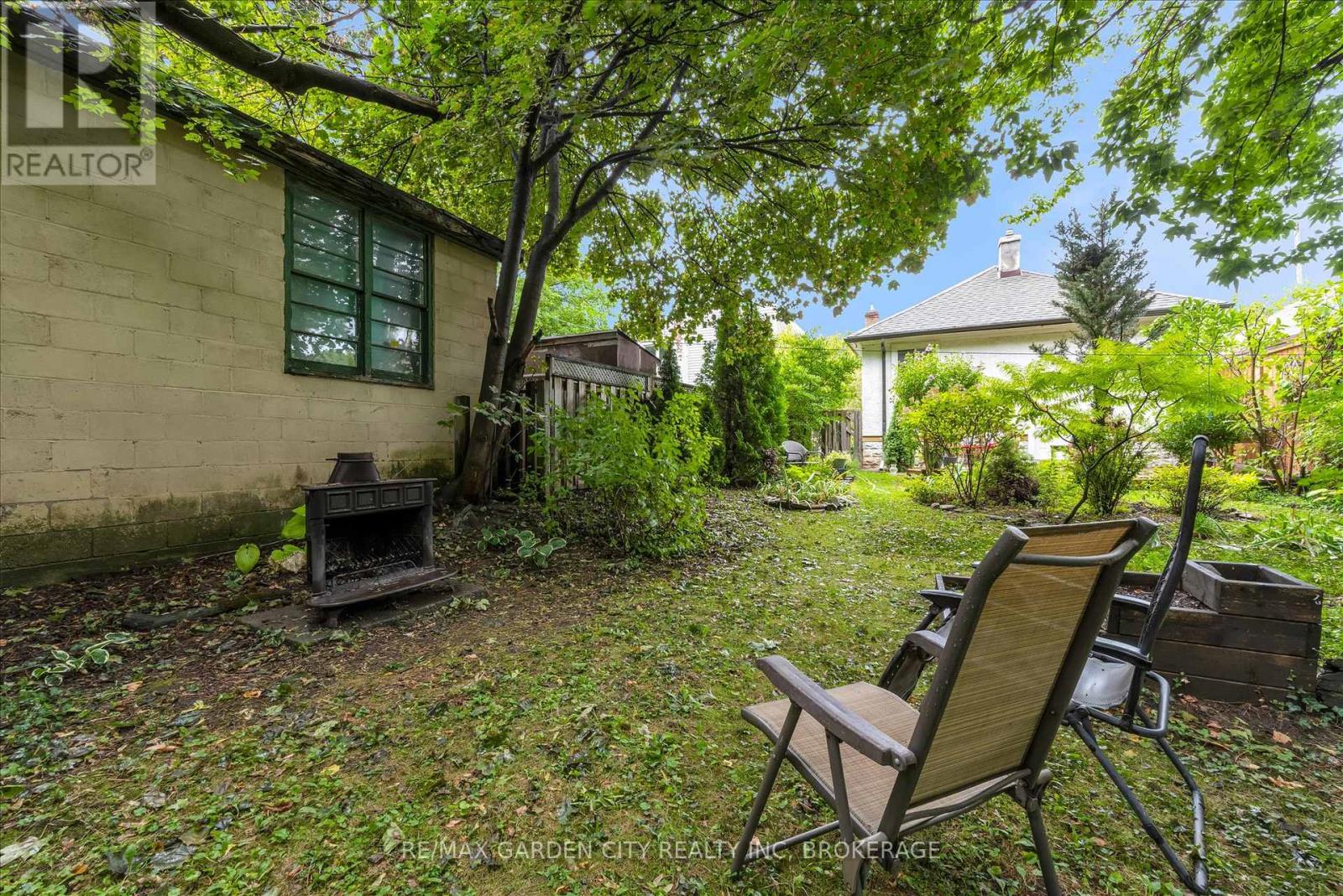 16 Ida Street, St. Catharines, Ontario  L2R 3X4 - Photo 16 - X12410321