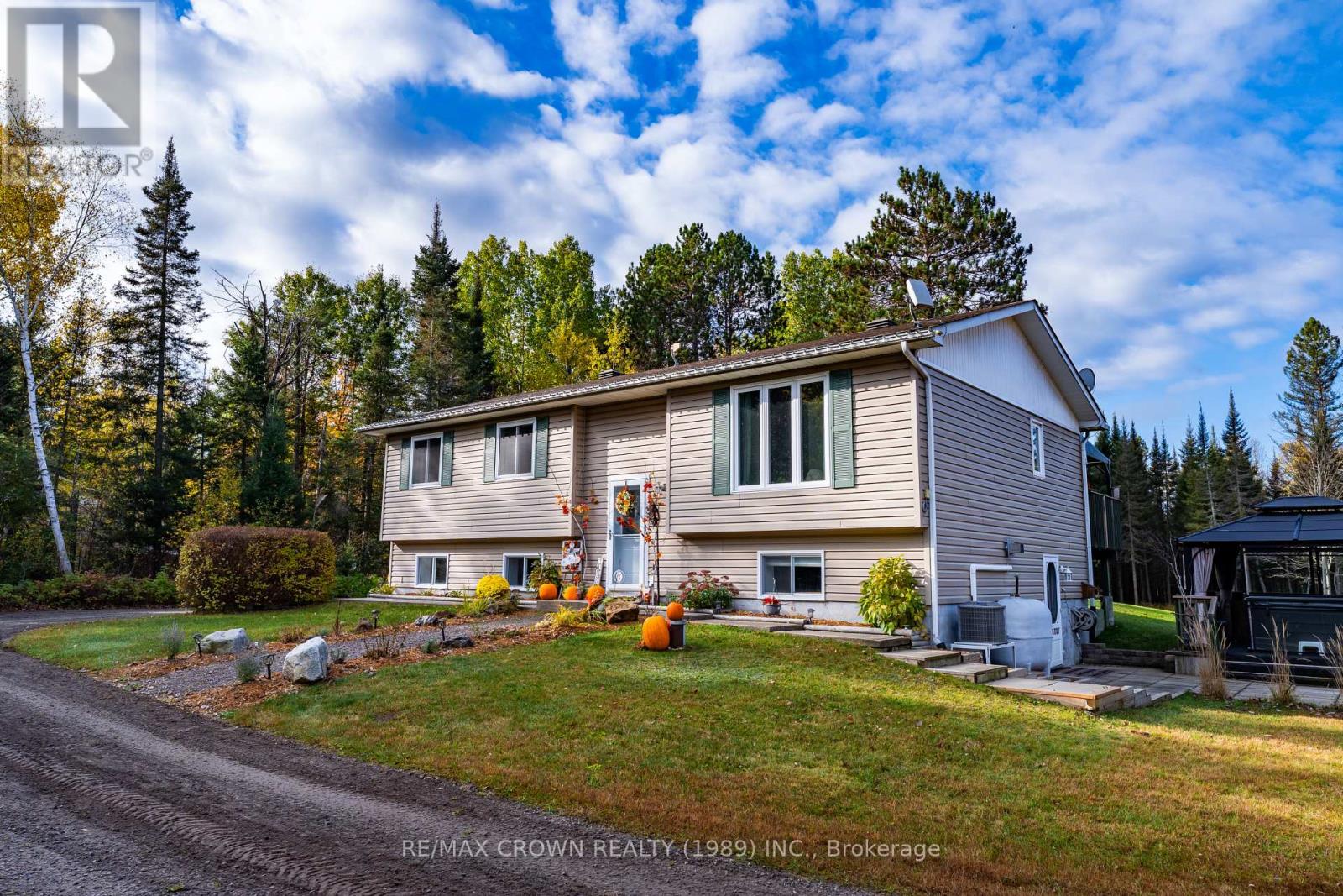 65 Byers Road, Callander, Ontario  P0H 1H0 - Photo 3 - X12471112