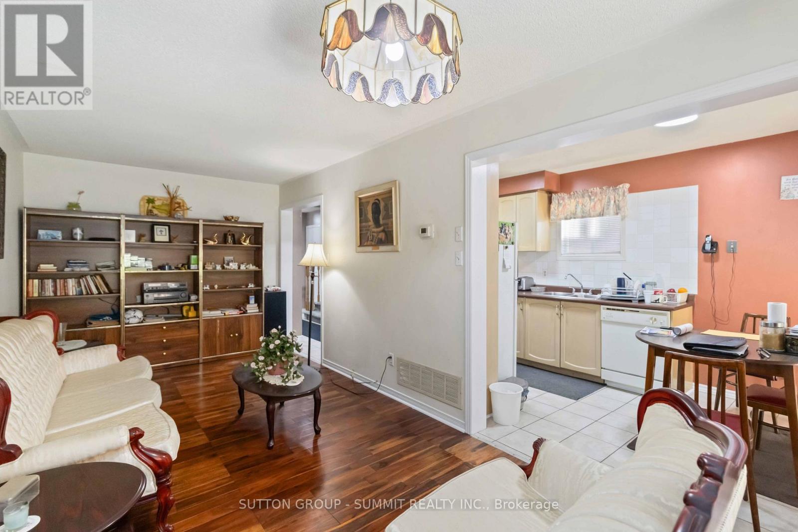 5607 Palmerston Crescent, Mississauga, Ontario  L5M 5Y6 - Photo 4 - W12470727