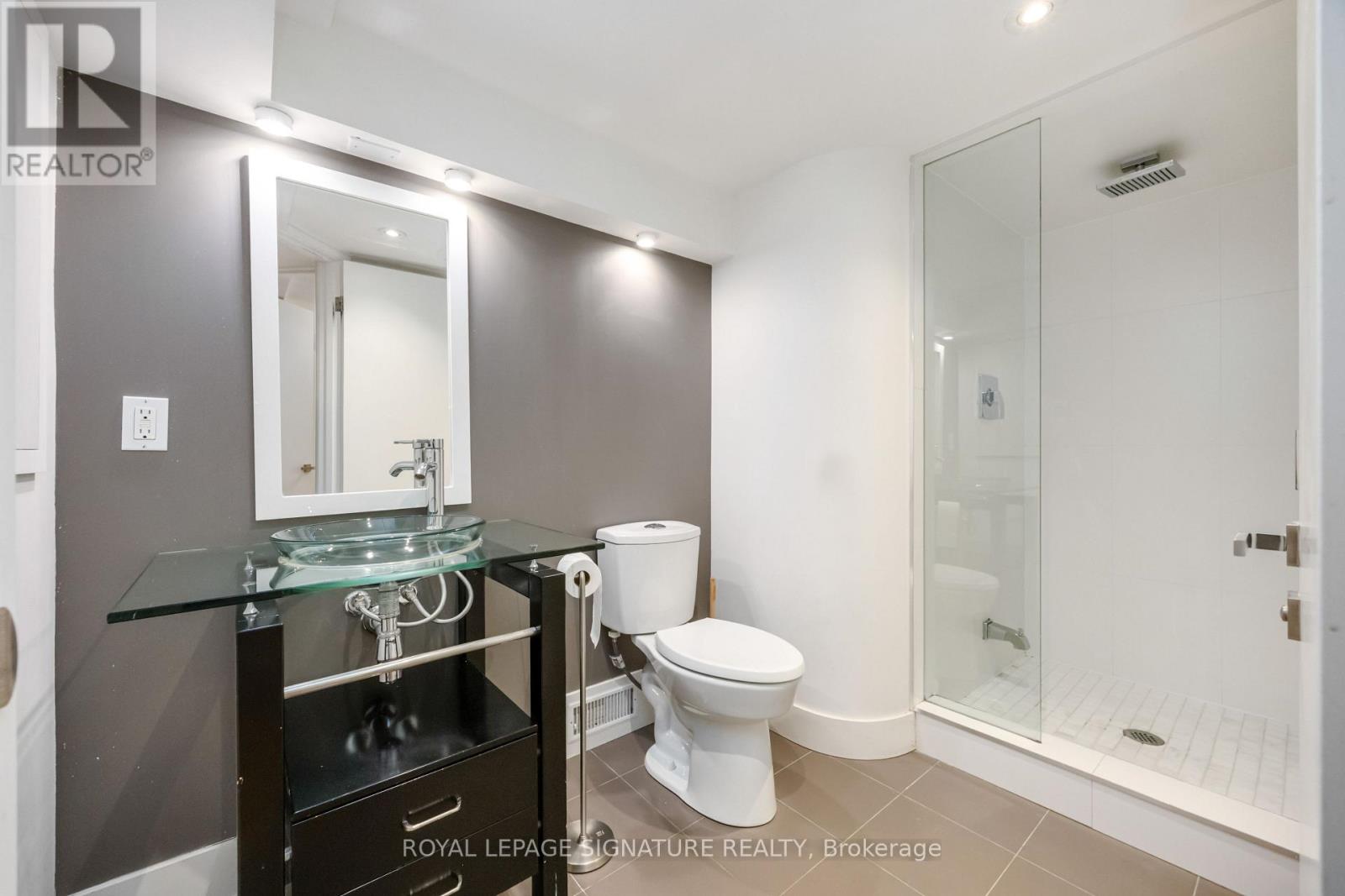 49 Westhead Road, Toronto (Alderwood), Ontario  M8W 4S2 - Photo 28 - W12471067