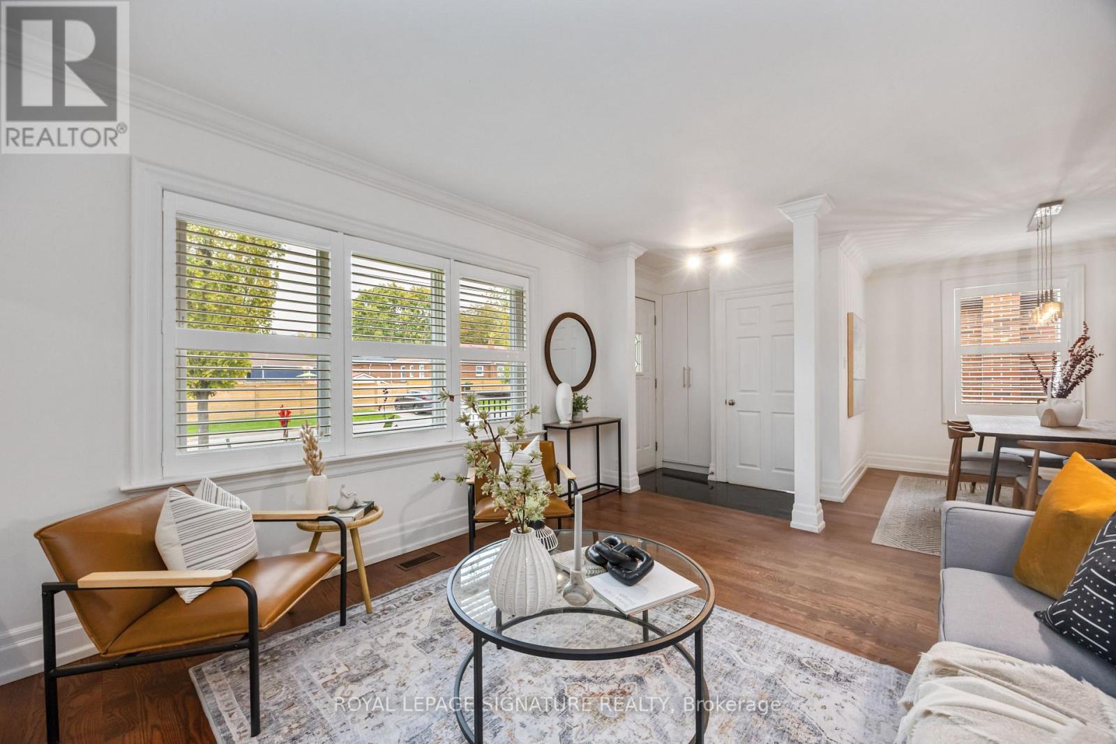 49 Westhead Road, Toronto (Alderwood), Ontario  M8W 4S2 - Photo 6 - W12471067