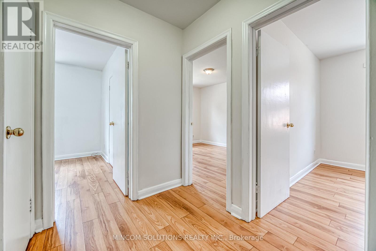 170 North Carson Street, Toronto (Alderwood), Ontario  M8W 4C9 - Photo 6 - W12471084
