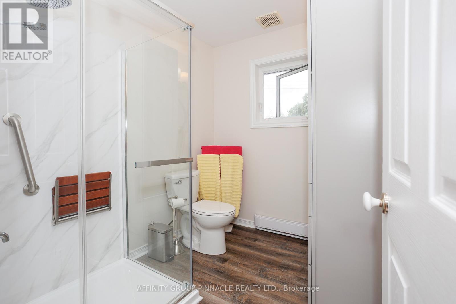 1 Beatrice Drive, Kawartha Lakes (Fenelon Falls), Ontario  K0M 1N0 - Photo 25 - X12471128