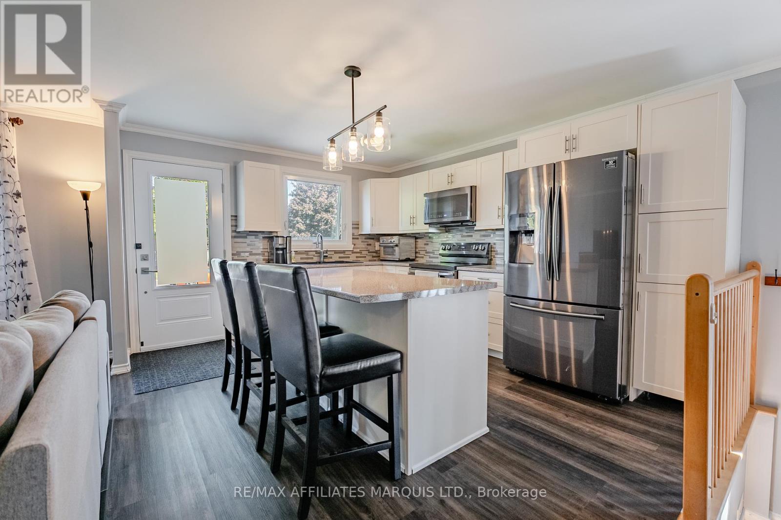 67 Kingslea Crescent, Cornwall, Ontario  K6H 6J2 - Photo 3 - X12471133