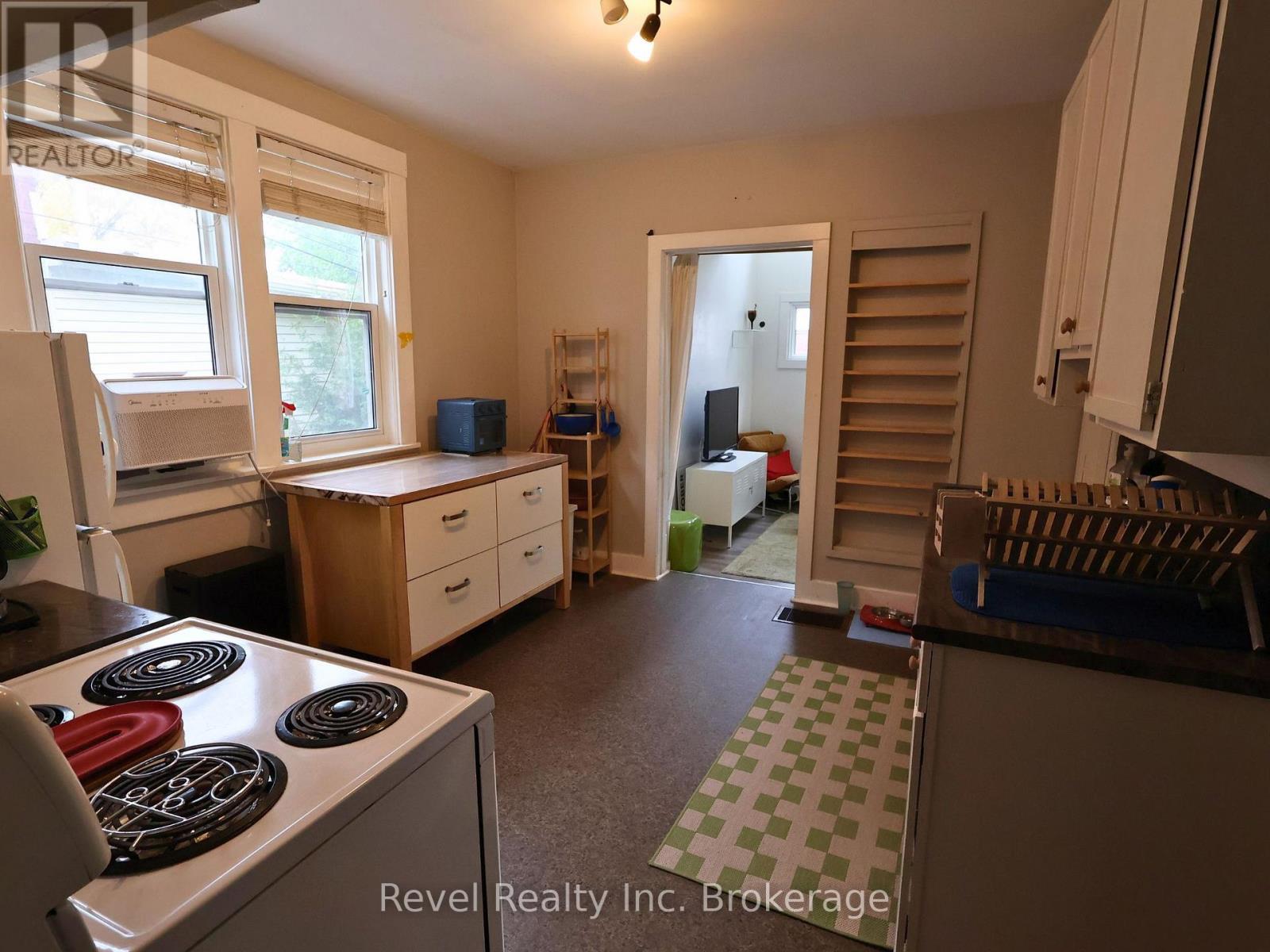 1 - 22 St Leger Street, Kitchener, Ontario  N2H 4L9 - Photo 6 - X12471106