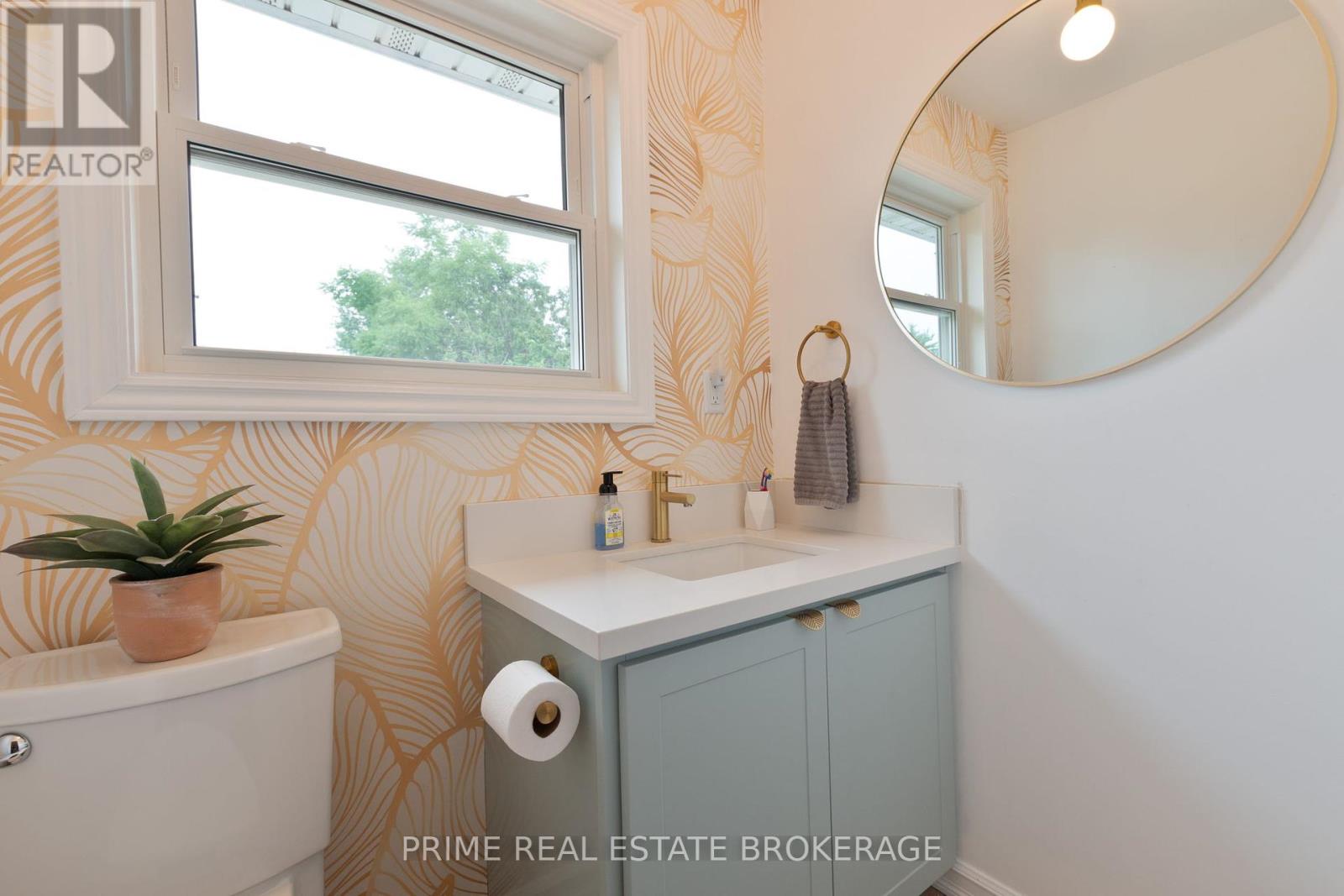 8865 Iona Road, Dutton/dunwich, Ontario  N0L 1P0 - Photo 18 - X12459999