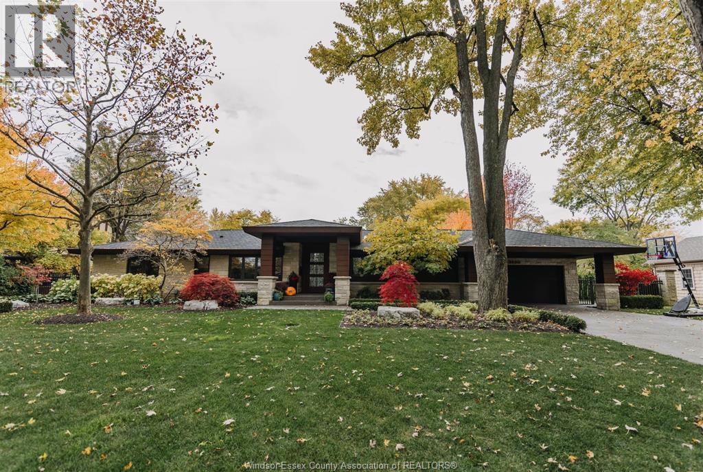 MLS# 25026516: 3680 Victoria BOULEVARD, Windsor, Canada