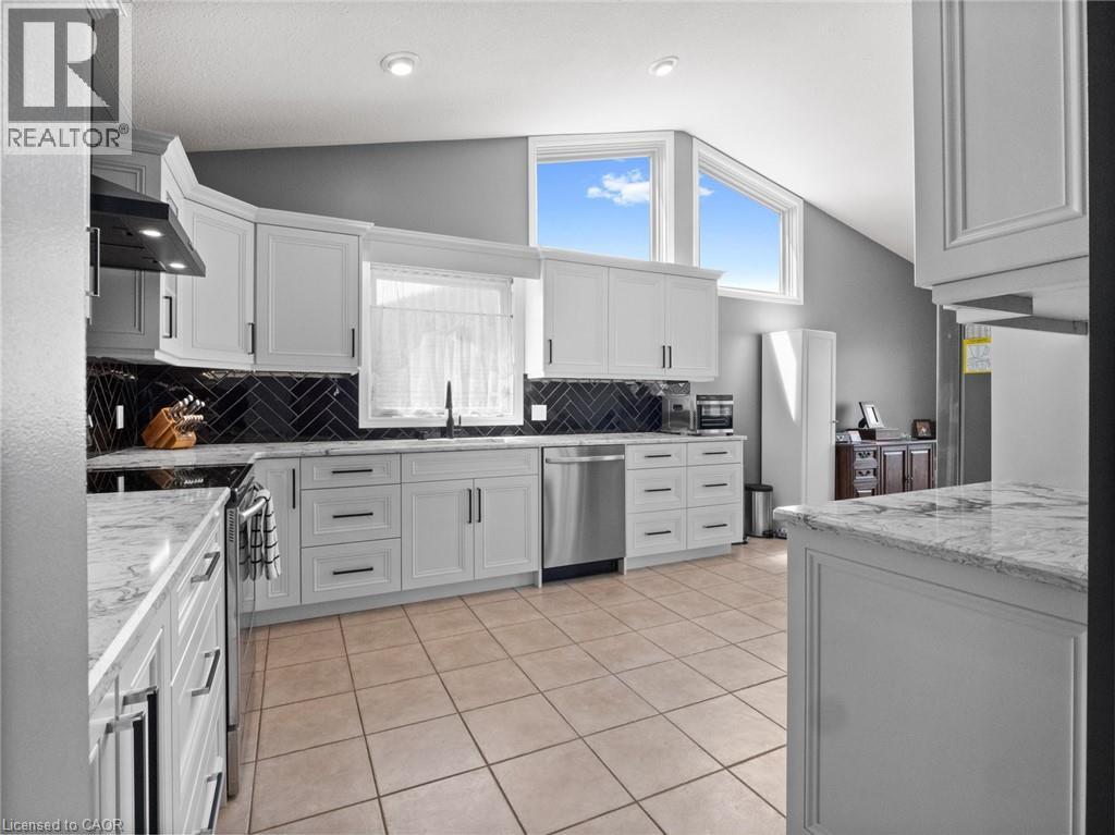 7721 Parkview Crescent, Niagara Falls, Ontario  L2H 2X4 - Photo 5 - 40780479