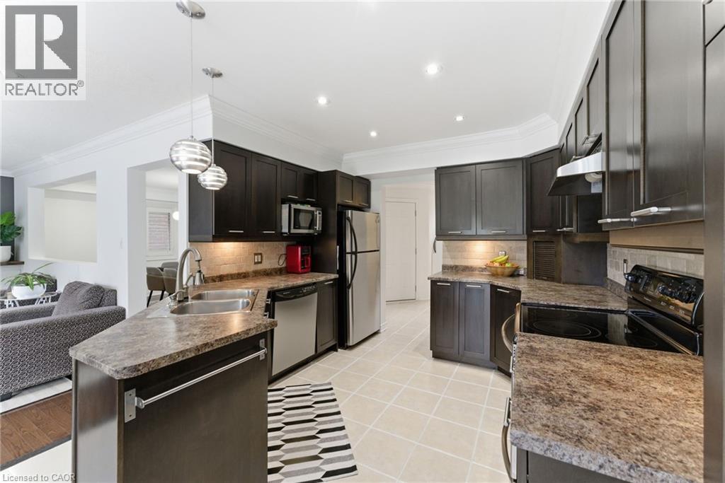 198 Springvalley Crescent, Hamilton, Ontario  L9C 0B4 - Photo 10 - 40780397