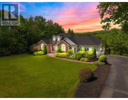 9 Glenmorren Court, Fall River, Ca
