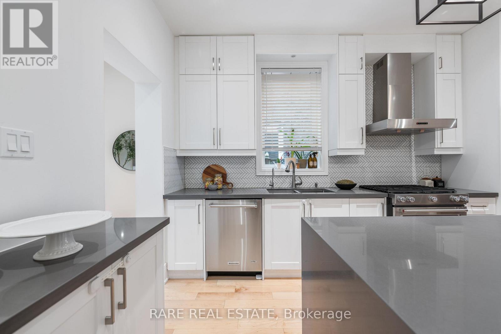 322 Logan Avenue, Toronto, Ontario  M4M 2N7 - Photo 12 - E12471119