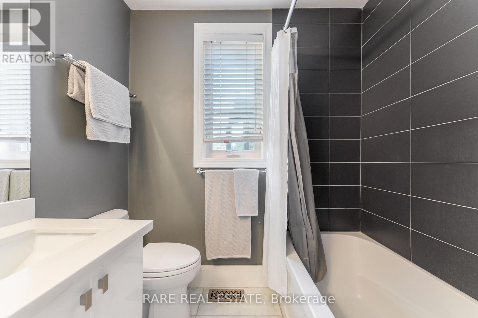 322 Logan Avenue, Toronto, Ontario  M4M 2N7 - Photo 23 - E12471119