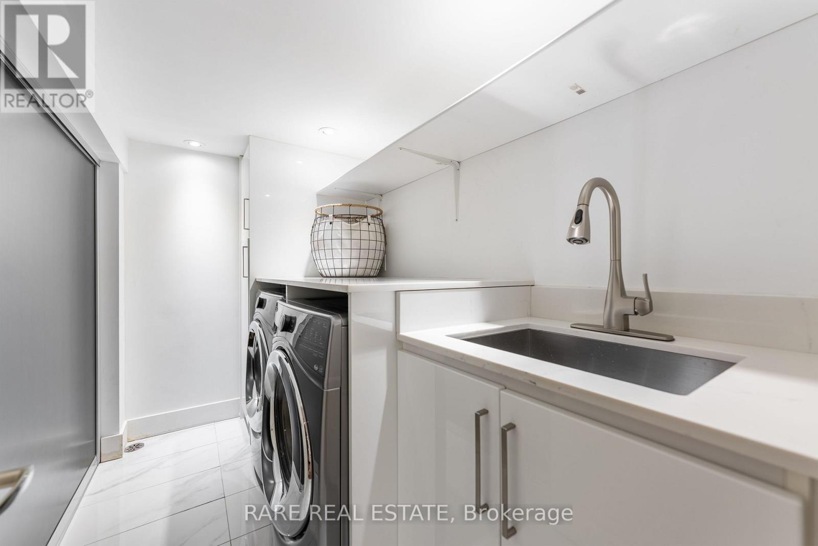 322 Logan Avenue, Toronto, Ontario  M4M 2N7 - Photo 26 - E12471119