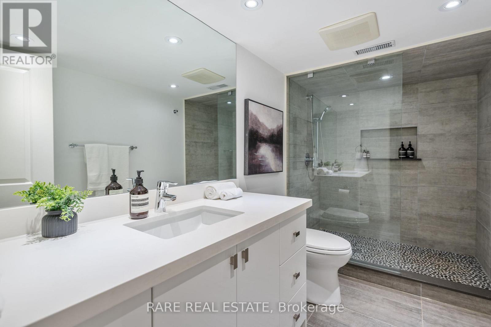 322 Logan Avenue, Toronto, Ontario  M4M 2N7 - Photo 28 - E12471119